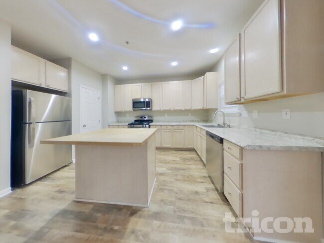 Foto del edificio - 7902 Heatherleigh Pl