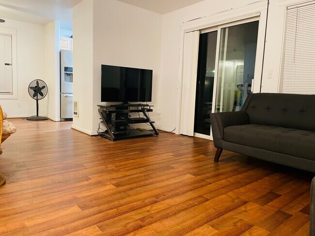 Living Room - 4542 NE 119th Ave