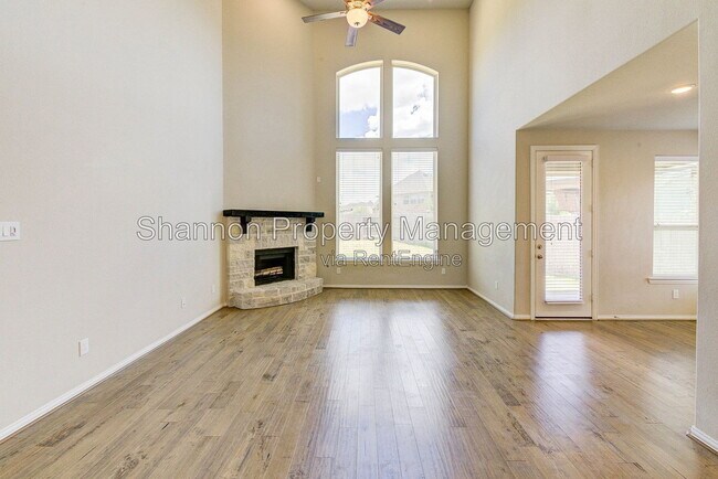 Foto del edificio - 6102 Grace Falls Dr
