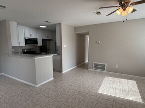 Building Photo - 13902 Buckingham Dr