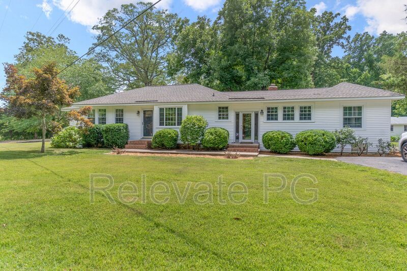 Foto principal - 8000 Curtis Rd