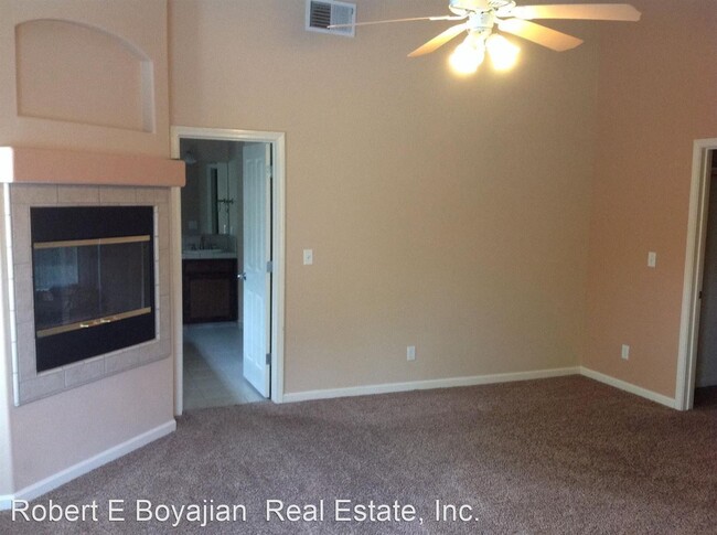 4 br, 3 bath House - 1042 E. Royal Dornoch... - 4