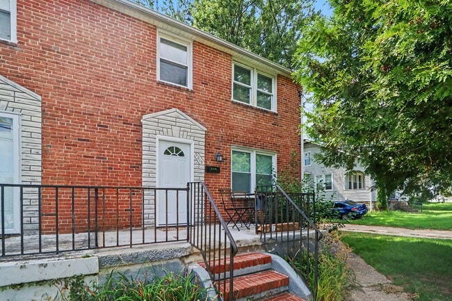 Building Photo - 3219 Taylor Ave