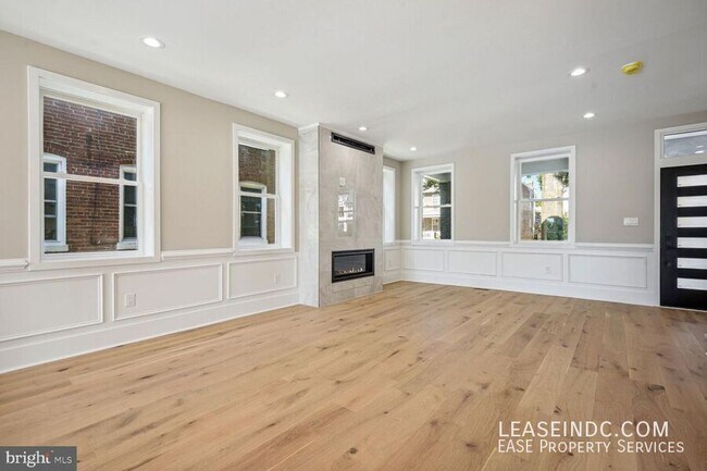 Building Photo - 4012 5th St NW