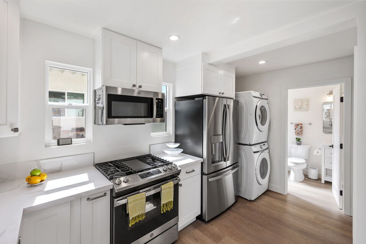 24202 Lomita Dr Unit 1/4, Lomita, CA 90717 Room for Rent in Lomita