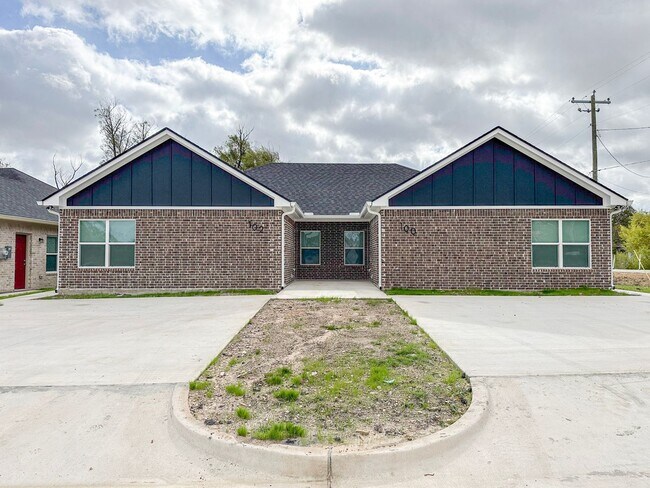 Foto del edificio - 106-102 Vitava Dr