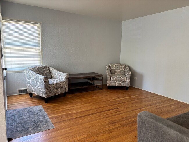 Foto del edificio - 2636 S Marion St