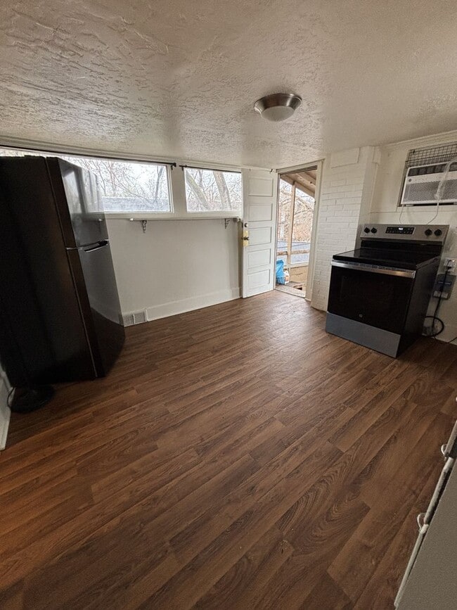 Photo - 740 E 800 S Apartment