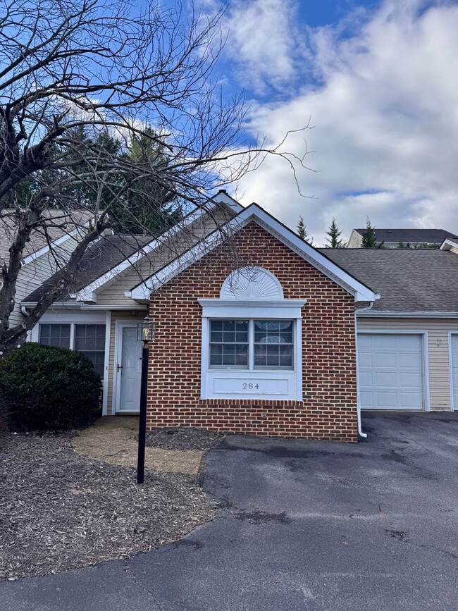 Building Photo - 284 Emerald Dr