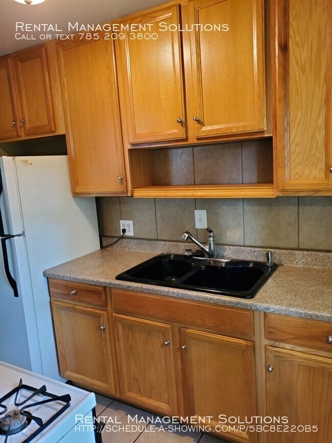 Building Photo - *OAKLAND AREA* 423 NE Poplar- 2 BED/1 Bath