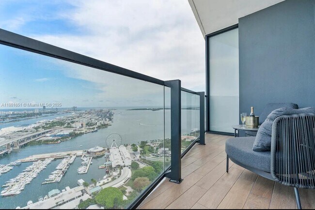 Foto del edificio - 398 NE 5th St