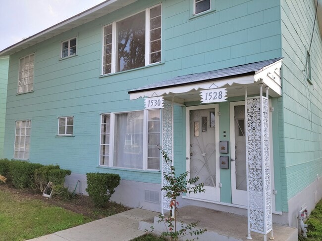 Building Photo - 1528 Steves Ave