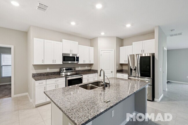 Foto del edificio - Charming 4BR House in Ruskin