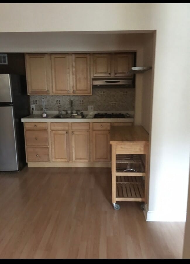 Building Photo - 5888 Oak Knolls Rd