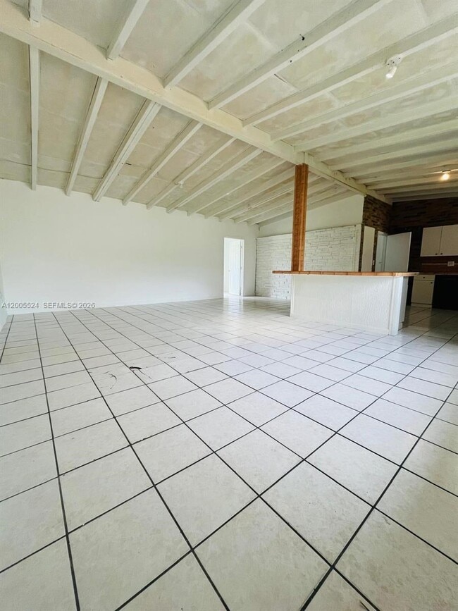 Foto del edificio - 1420 NE 203rd St