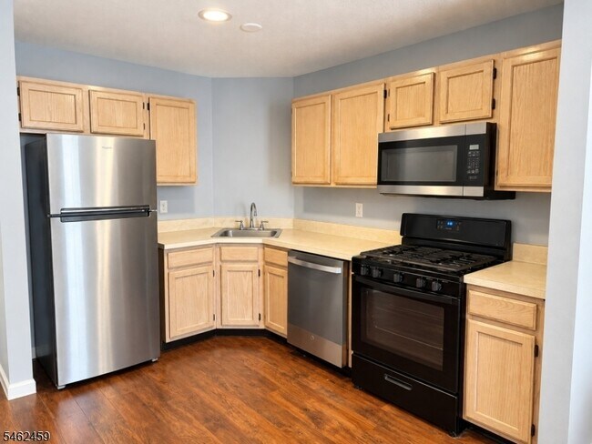 Building Photo - 16 Wilmbelton Ct