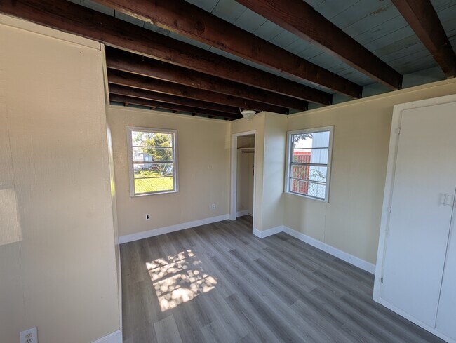 Foto del edificio - 2600 Shanks Rd