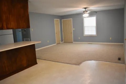 Foto del edificio - 1875 S River Church Rd