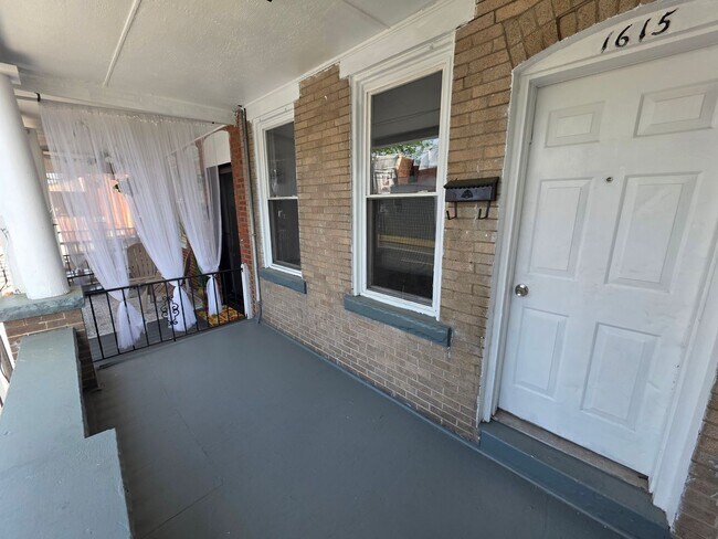 Foto del edificio - 1615 Lancaster Ave