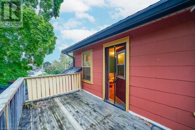 Building Photo - 48 Balmoral Ave S