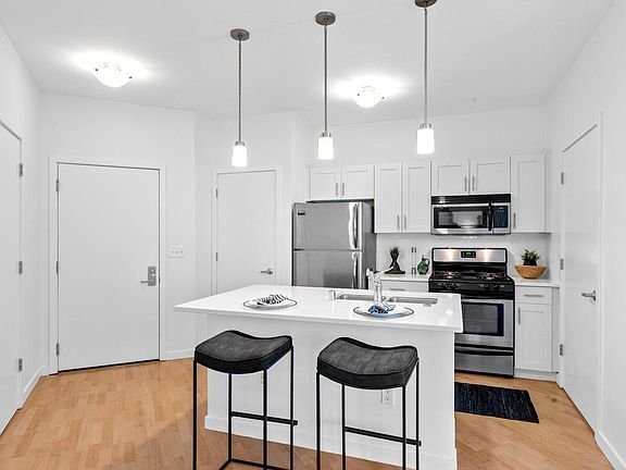Foto del edificio - 1541 N Jefferson St