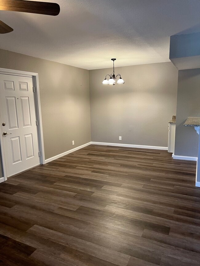 Building Photo - 1548 SE Royal Green Cir