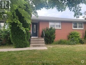 Building Photo - 346 Meadowcrest Rd