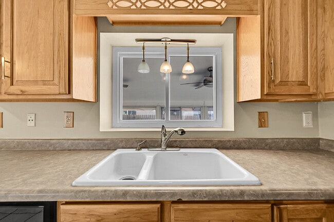 Photo - $1,895.00 with $300 OFF First Month's Rent, 2 Bedrooms, 1.5 Bathroom, Single Family Home in Color...