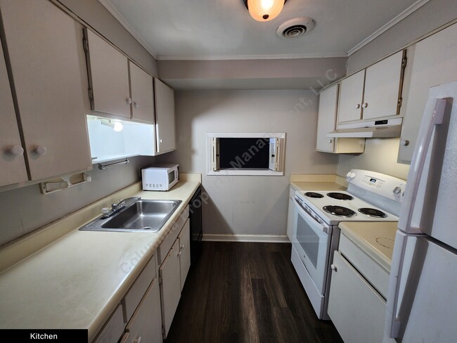 Foto del edificio - 7602 Hunt Club Rd