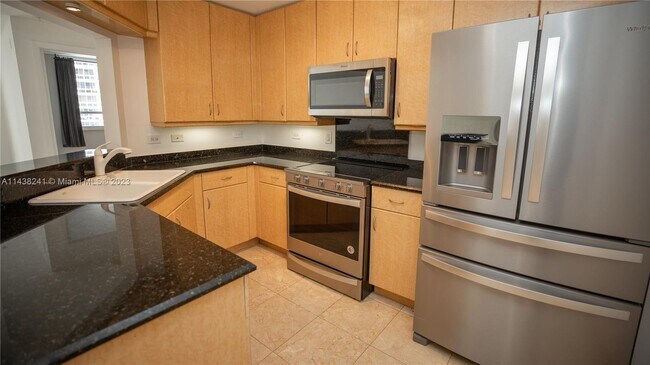 Foto del edificio - 801 Brickell Key Blvd