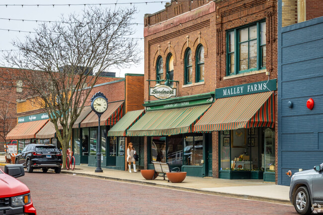Residents of Galesburg enjoy visiting local coffee shops and restaurants in historic buildings.