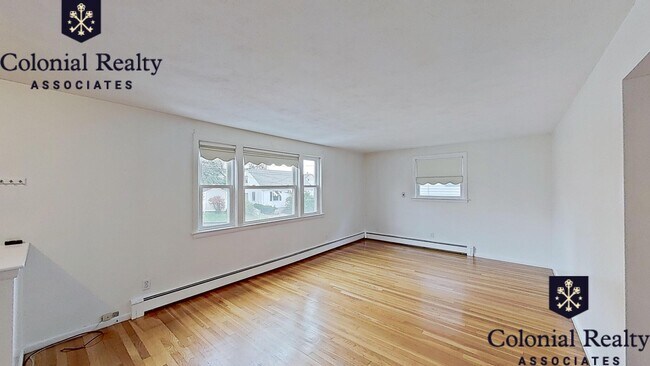 Building Photo - 28 Hersom St