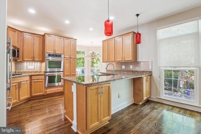 Photo - 1596 N Colonial Terrace Townhome