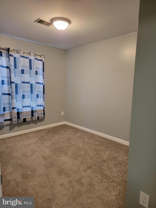 Building Photo - 9 E Christina Pl