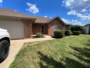 Building Photo - 740 Jefferson Ct