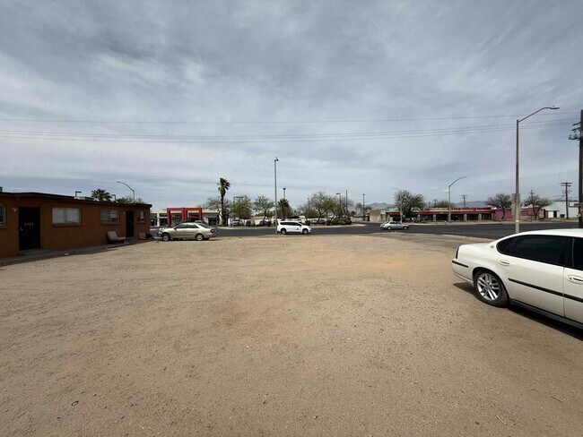 Foto del edificio - 4904 S 13th Ave