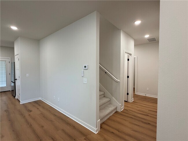 Building Photo - 613 Cosmos St