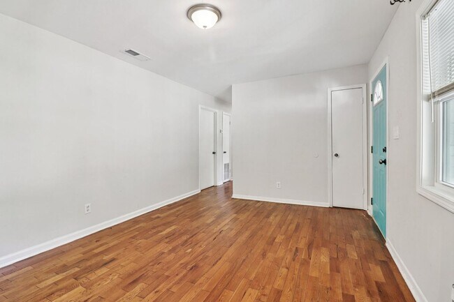 Foto del edificio - 2344 Chestnut Log Pl