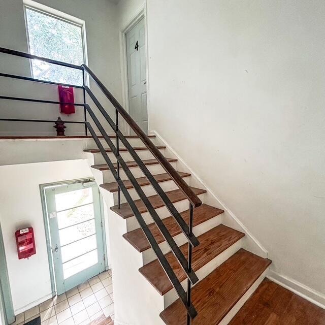 Building Photo - 23 S Lakeside Dr