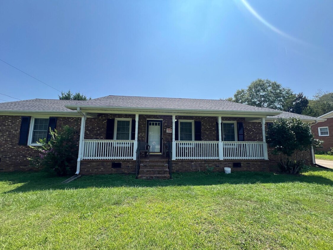 Primary Photo - 118 State Rd S-42-2964