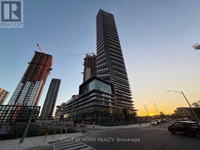 Photo du bâtiment - 448 Burnhamthorpe Rd W