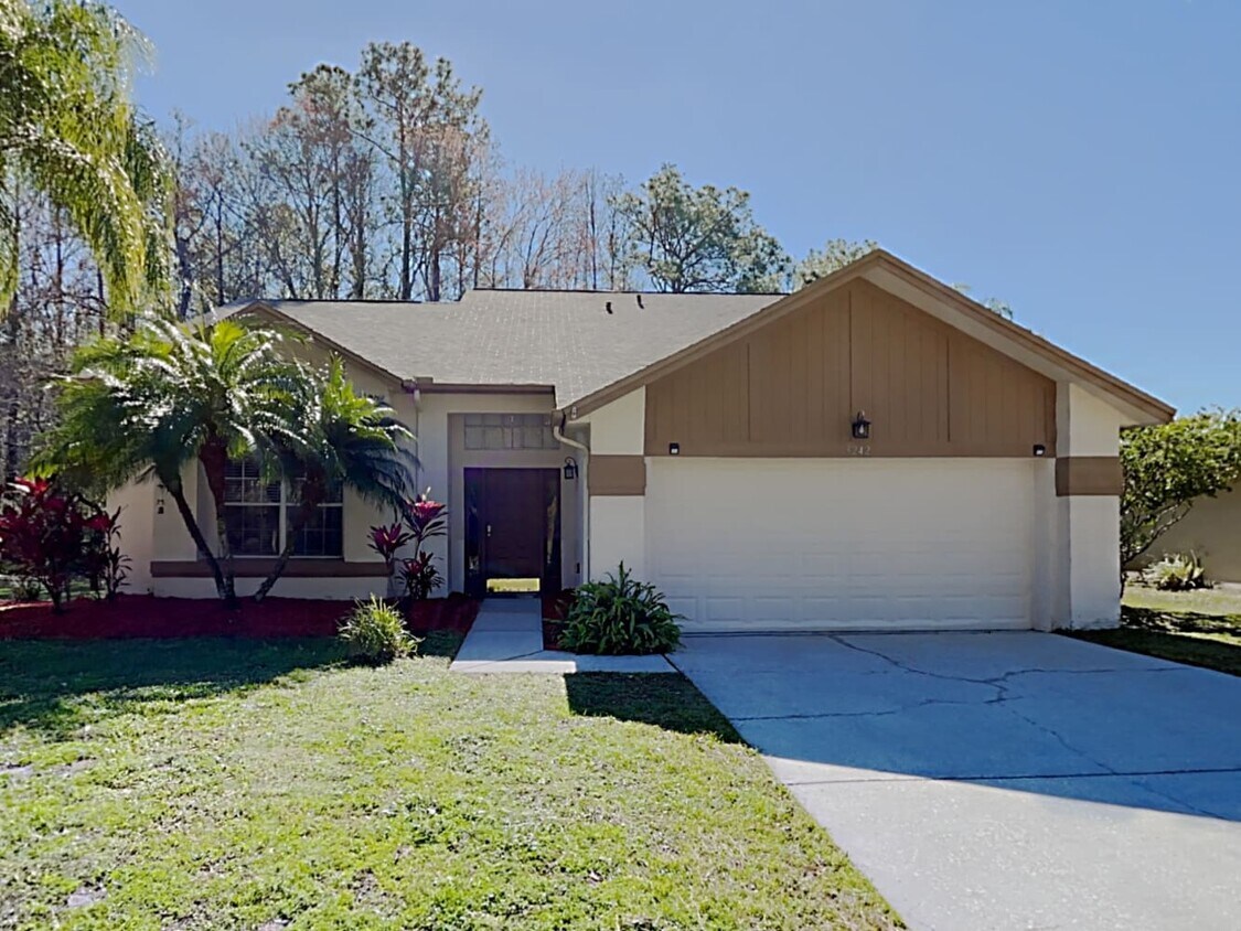 Foto principal - 3242 Centerwood Dr