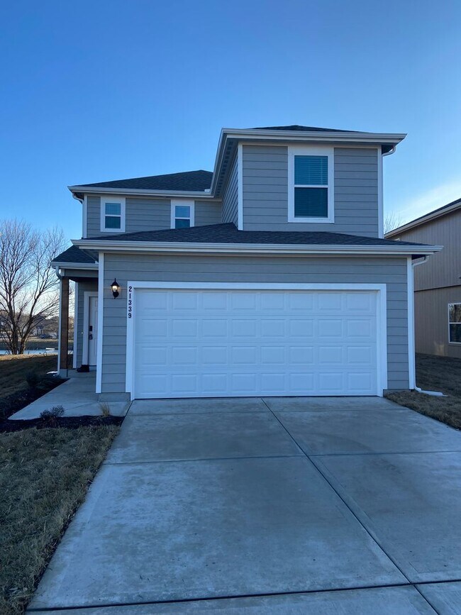 Foto del edificio - *Pre-leasing* Three Bedroom | Two and a Half Bath Home in Spring Hill!