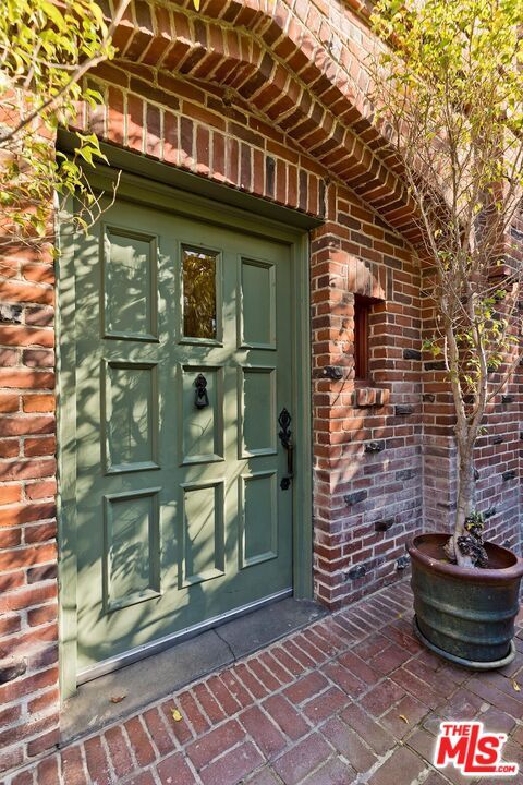 Foto del edificio - 1260 Flores St