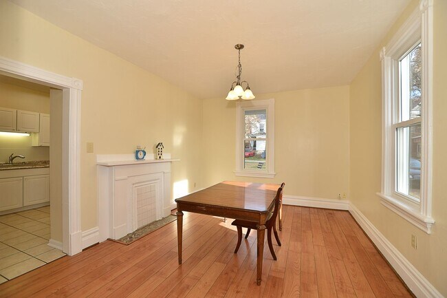 Comedor - 98 Ohio River Blvd