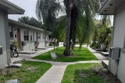 Primary Photo - 1885 40th Ave