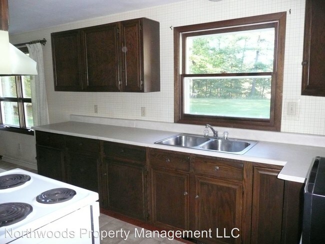 Building Photo - 3 br, 1 bath House - 8706 Thunderbird Lane