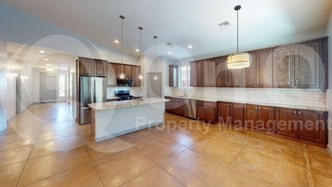 Building Photo - 1421 N Santa Rosa Ave