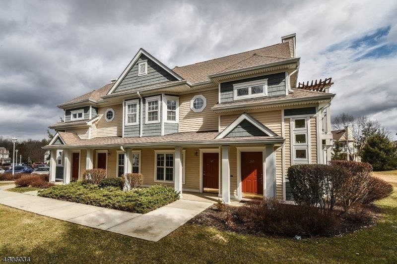 165 Old Farm Dr, Allamuchy, NJ 07820 Townhouse for Rent in Allamuchy