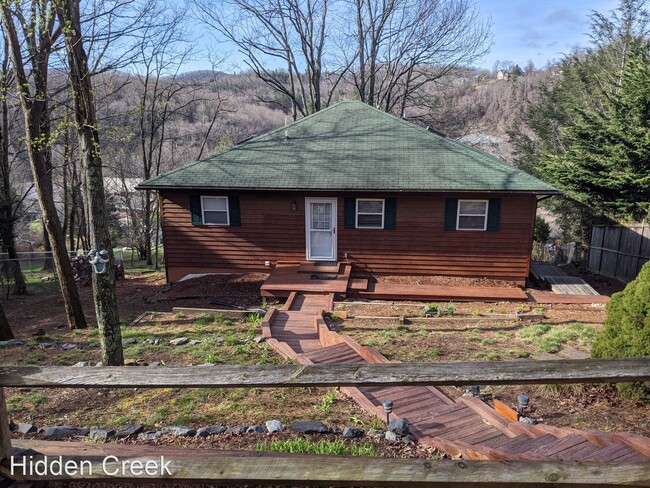 Building Photo - 4 br, 3 bath House - 282 Charles Street
